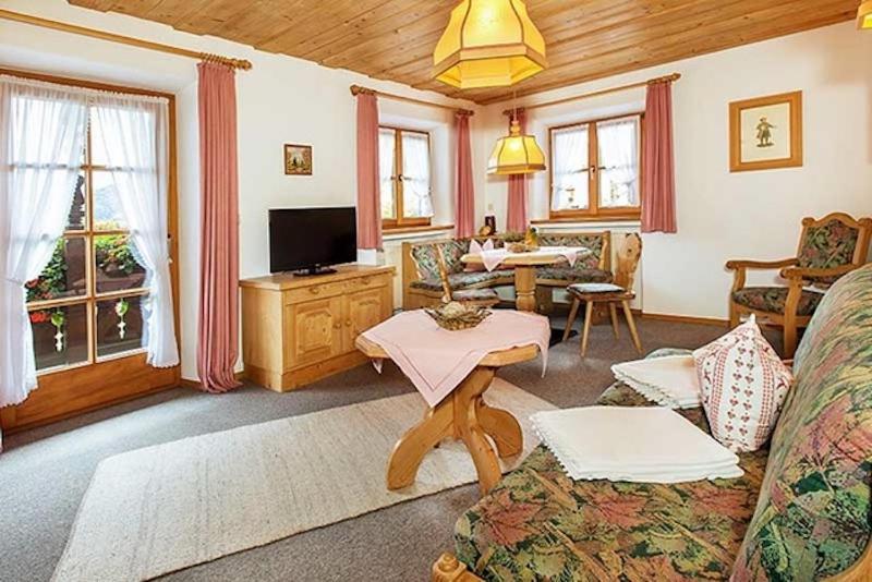 Gaestehaus Menkenbauer ルーポルディング エクステリア 写真