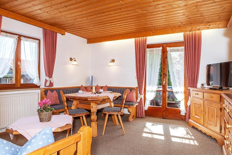 Gaestehaus Menkenbauer ルーポルディング エクステリア 写真